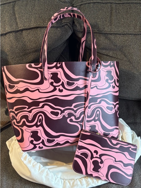 Mansur Gavriel Handbags - Authentic MANSUR GAVRIEL Leather Patterned Tote with large zip top wristlet